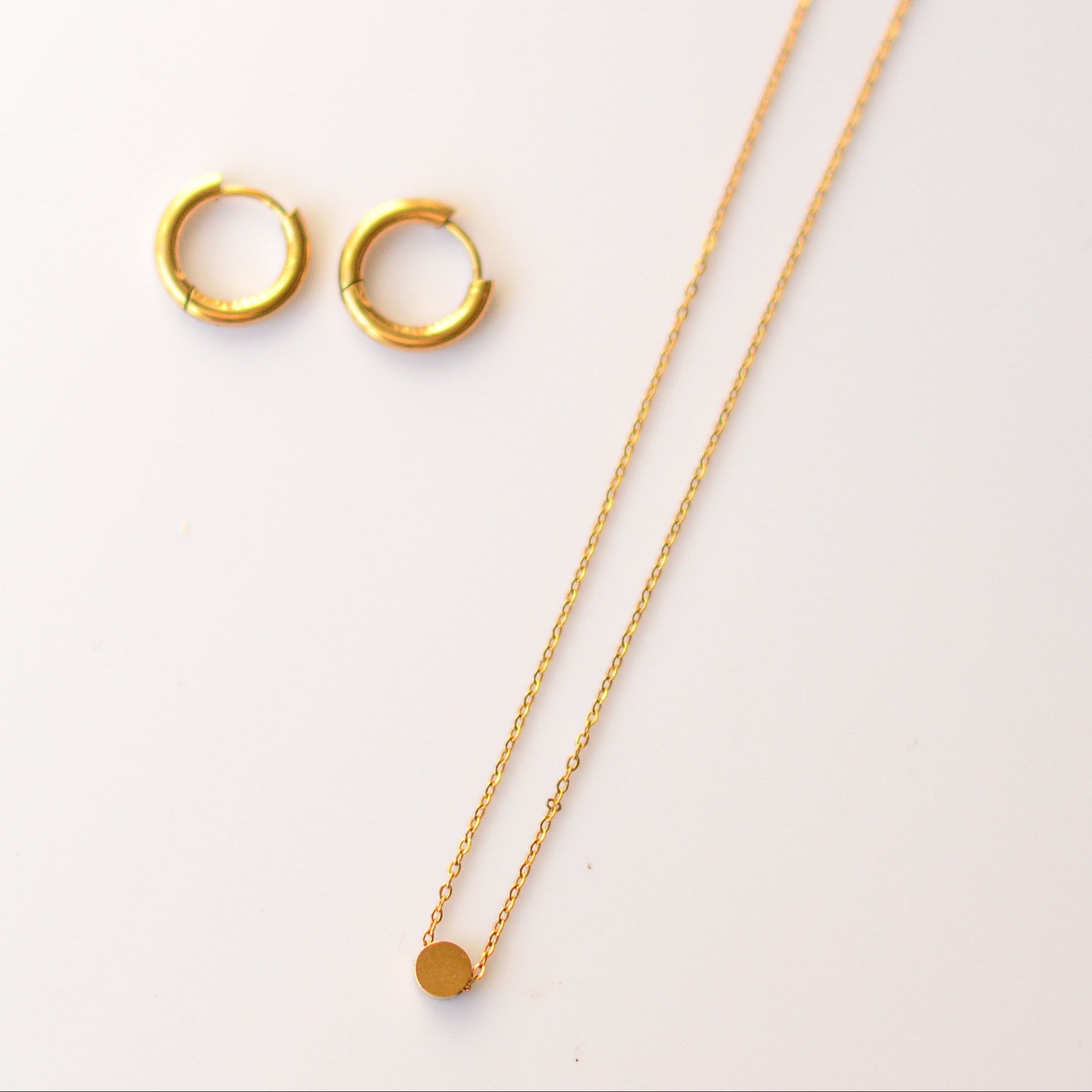 The Dot Necklace